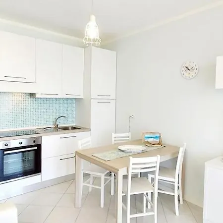 Casa Aurora With Sea View And Swimming Pool Appartamento *