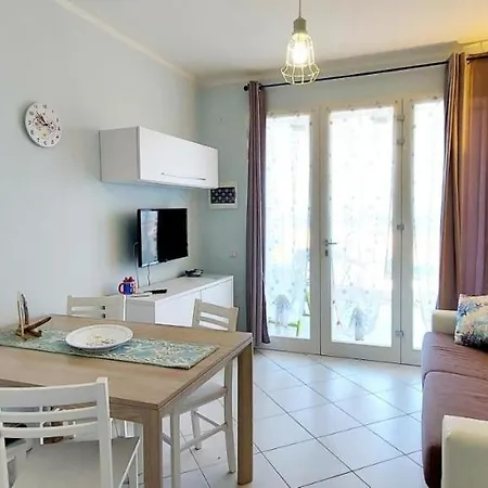 Appartamento Casa Aurora With Sea View And Swimming Pool