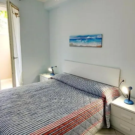 Casa Aurora With Sea View And Swimming Pool Appartamento *